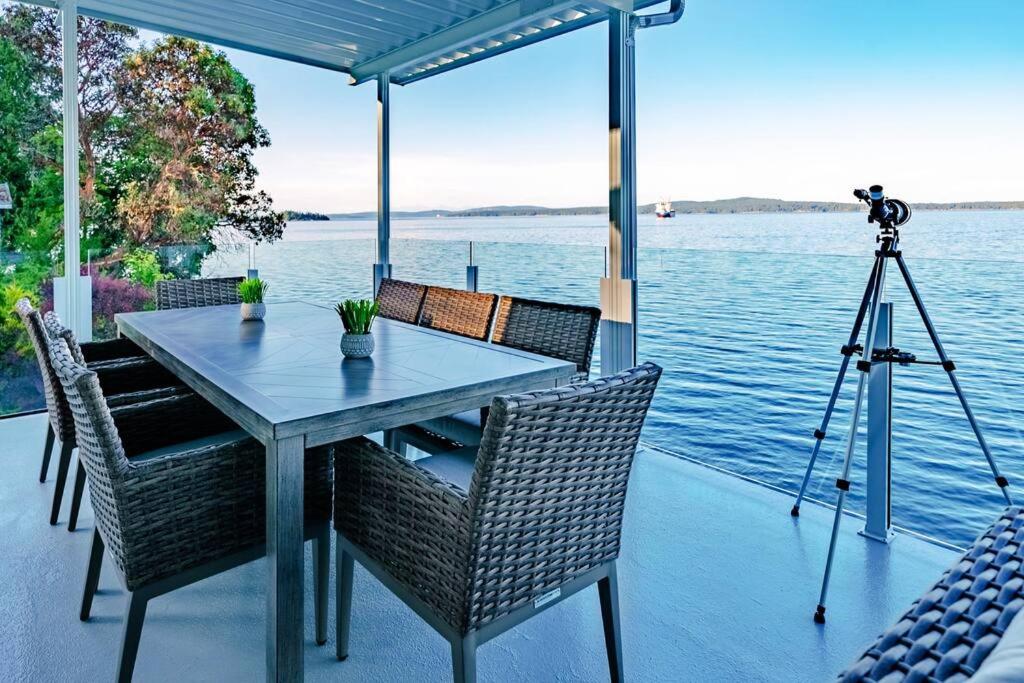 Oceanfront Villa photo 3