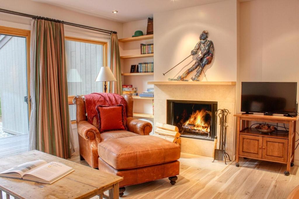 The Ski In Ski Out Condo image