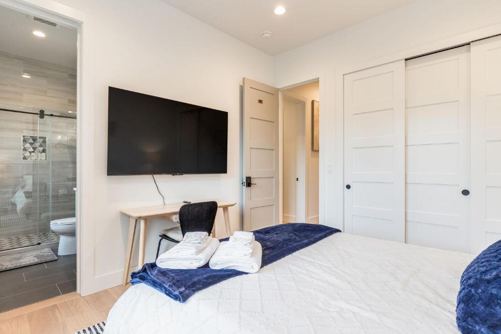 Bellevue Splendor Elm Room BY Betterstay photo 3