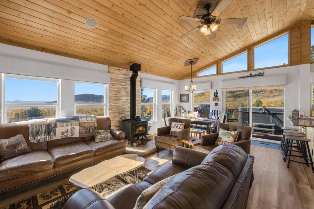 Lookout Lodge - Private Hot Tub - Panoramic Views photo 1