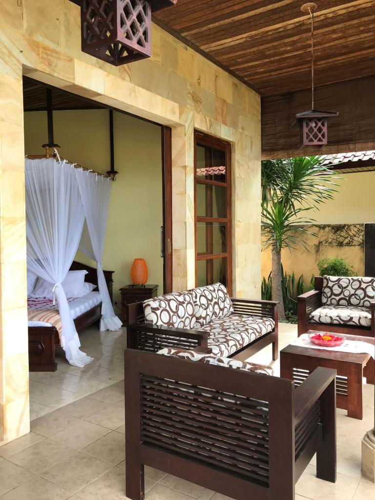 Ocean Beachfront Villa Dini photo 2