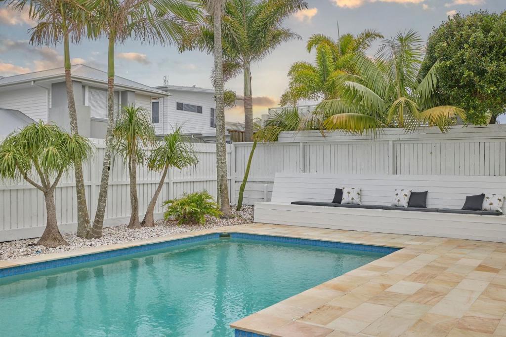 Paradise Mansion - The Ultimate Entertainer with Pool photo 2