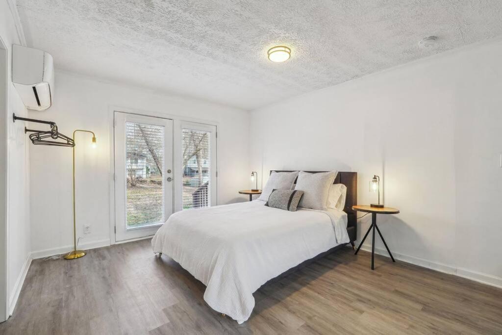 Cozy Kennesaw Apartment Close to KSU with EV Plug In photo 4