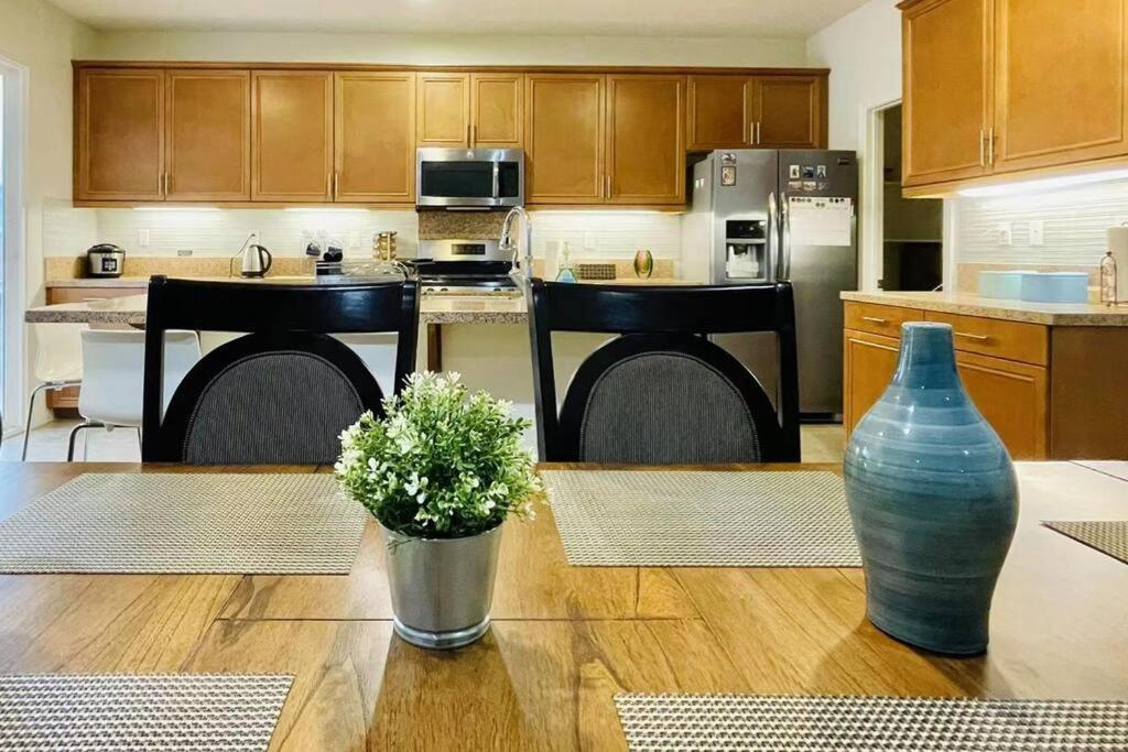 Cozy family home, great location!