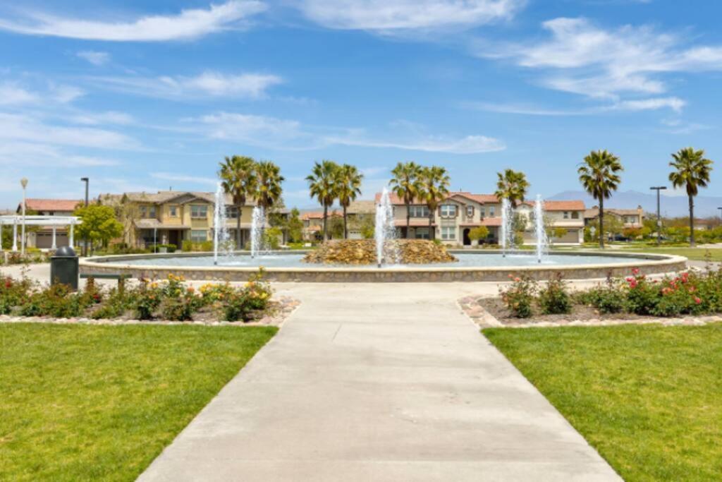 Cozy family home, great location! photo 4