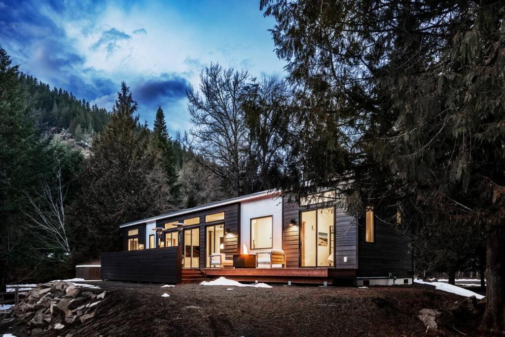 Mt. Cabin w/views at White Pass