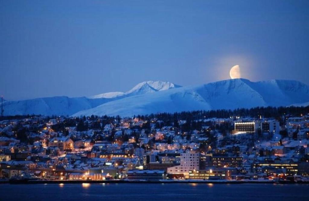 Polar Arctic View - Free Parking! photo 1