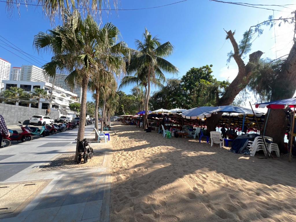 Pattaya Pool Villa 39B 300 mater to beach gate photo 2