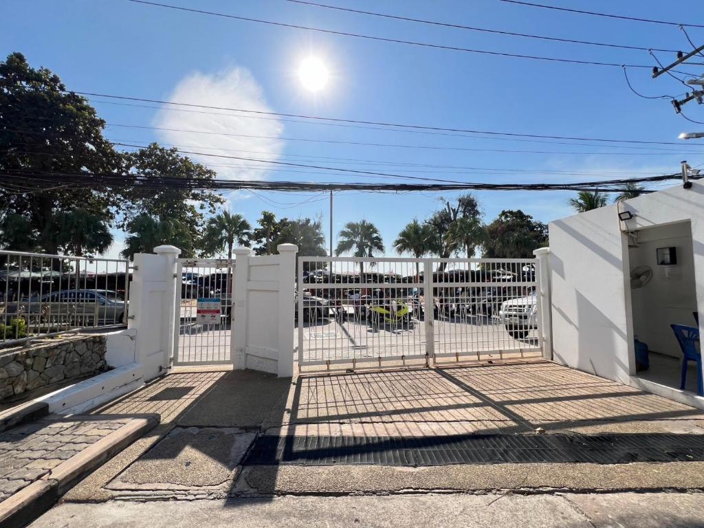 Pattaya Pool Villa 39B 300 mater to beach gate photo 1