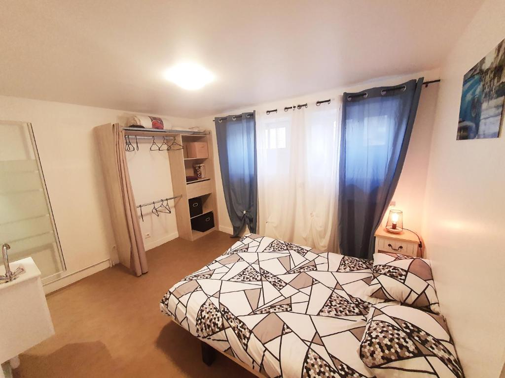 N 1 - Spacieux T4 - CENTRE VILLE - balcons - 2 SDB - 3 CH- parking gratuit photo 4