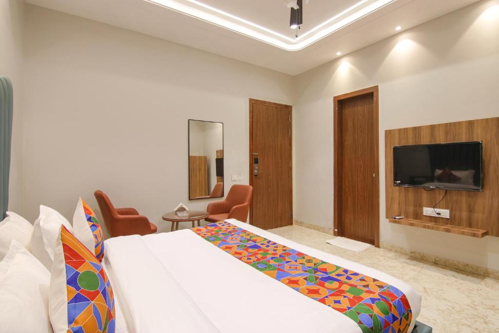 FabHotel Prime Royal Court photo 3