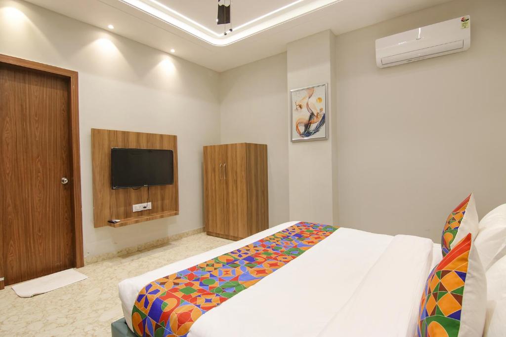 FabHotel Prime Royal Court photo 4