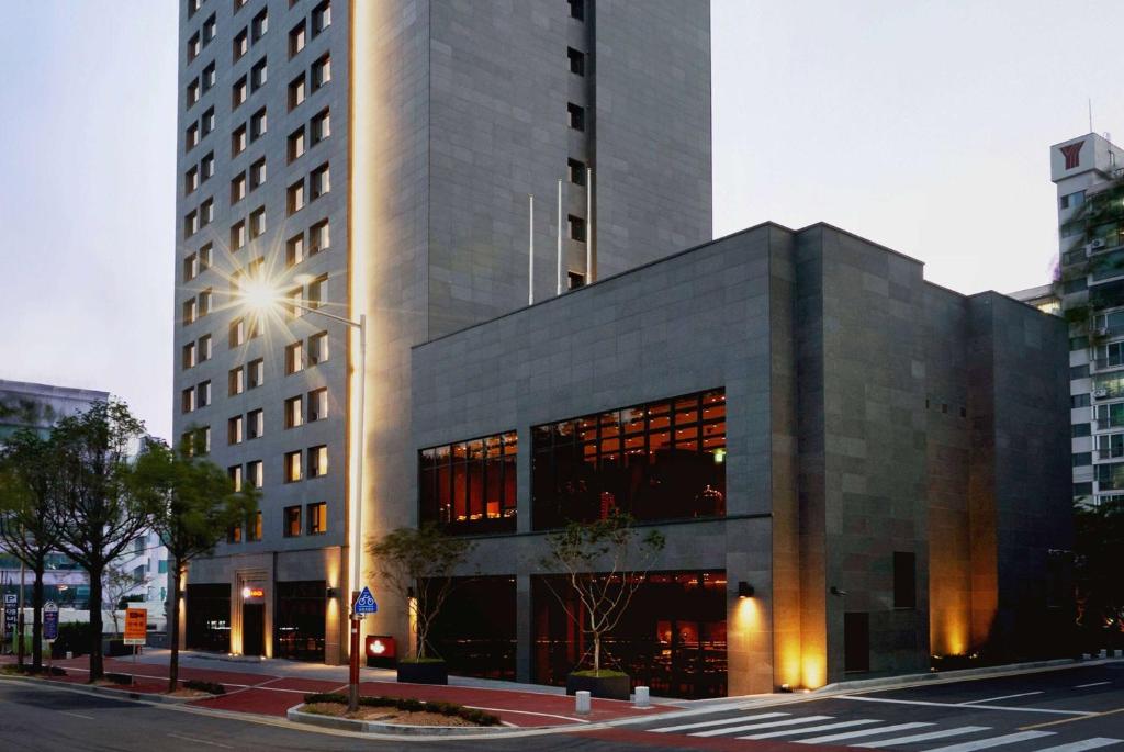 Ramada by Wyndham Gunsan photo 1