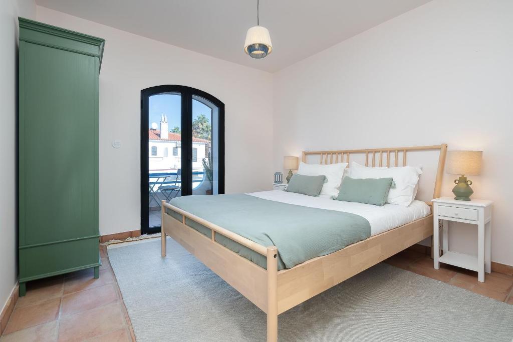 Vila Ramalhete W/ 3 BDR & Balcony by LovelyStay photo 2