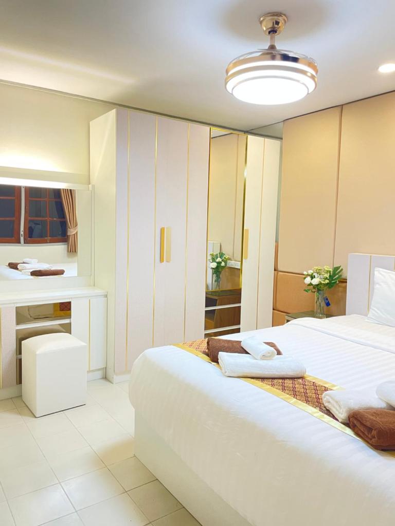 Pattaya Pool Villa39A 300 mater to beach gate exit photo 3