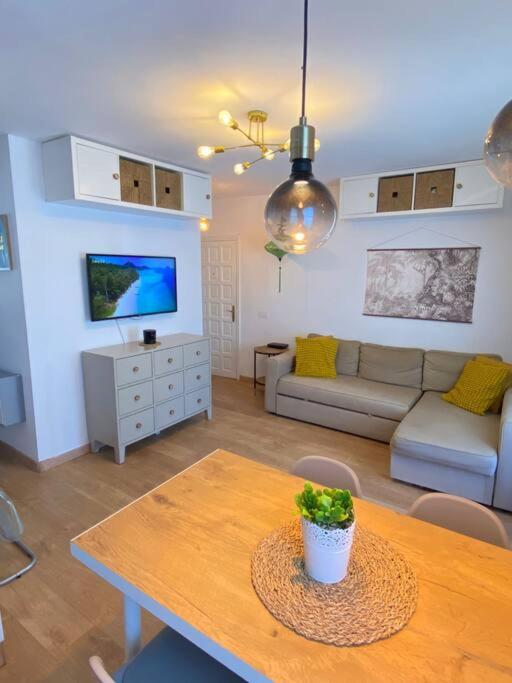 Cozy Urban Escape 1BR Near Tenerife South Airport photo 2