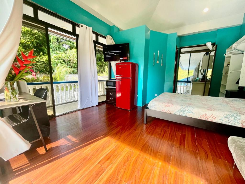 Ngermid Oasis - Studio W/ Kitchenette & Pool View photo 3