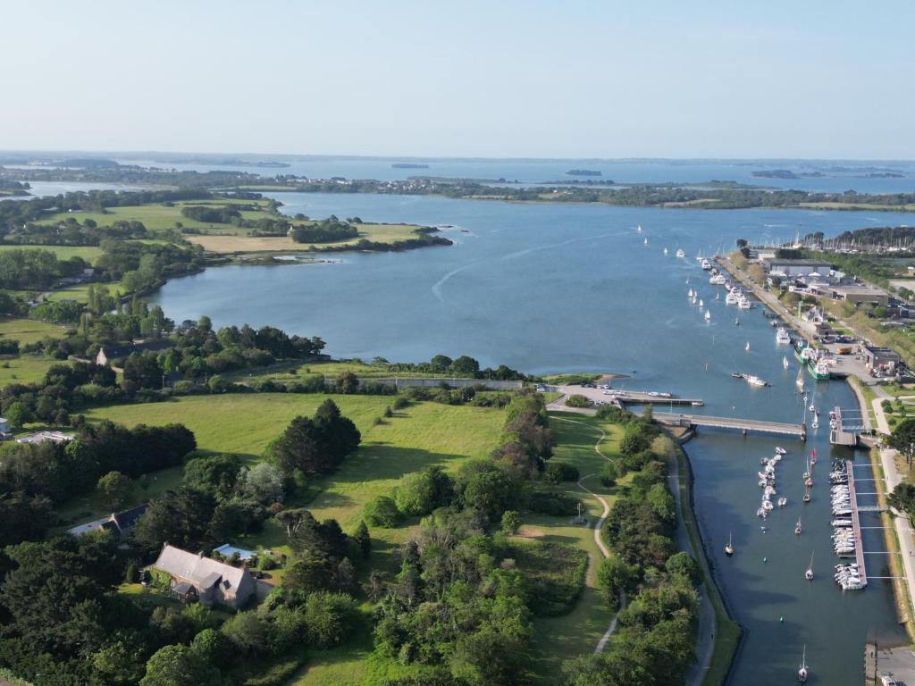 La villa M Vannes, villa les pieds dans l'eau sur le port, avec grand jacuzzi photo 2