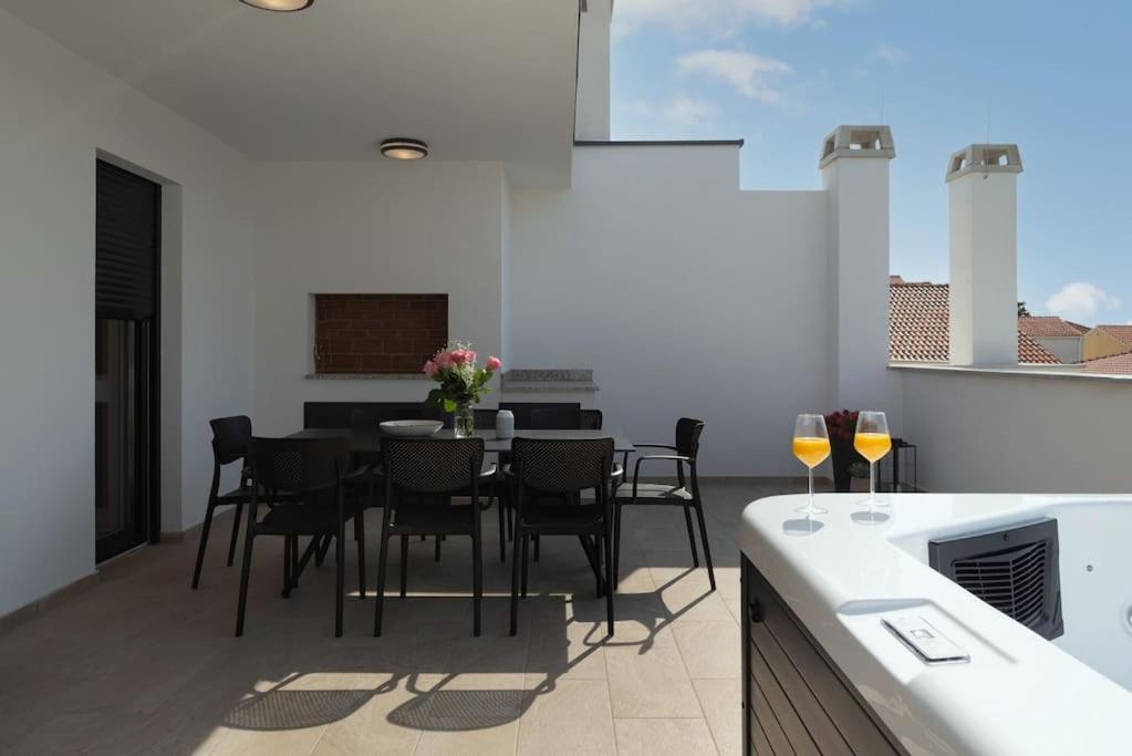 NEW ! Villa Bellissima 2 - heated pool and jacuzzi photo 4