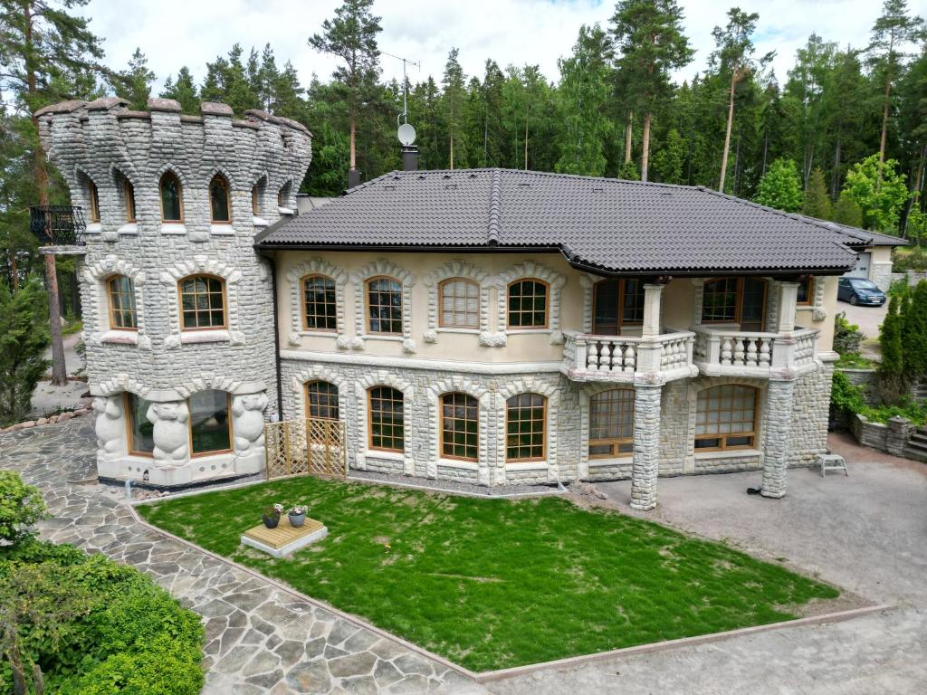 Pinecrest Villa - Castle style living on seaside photo 1