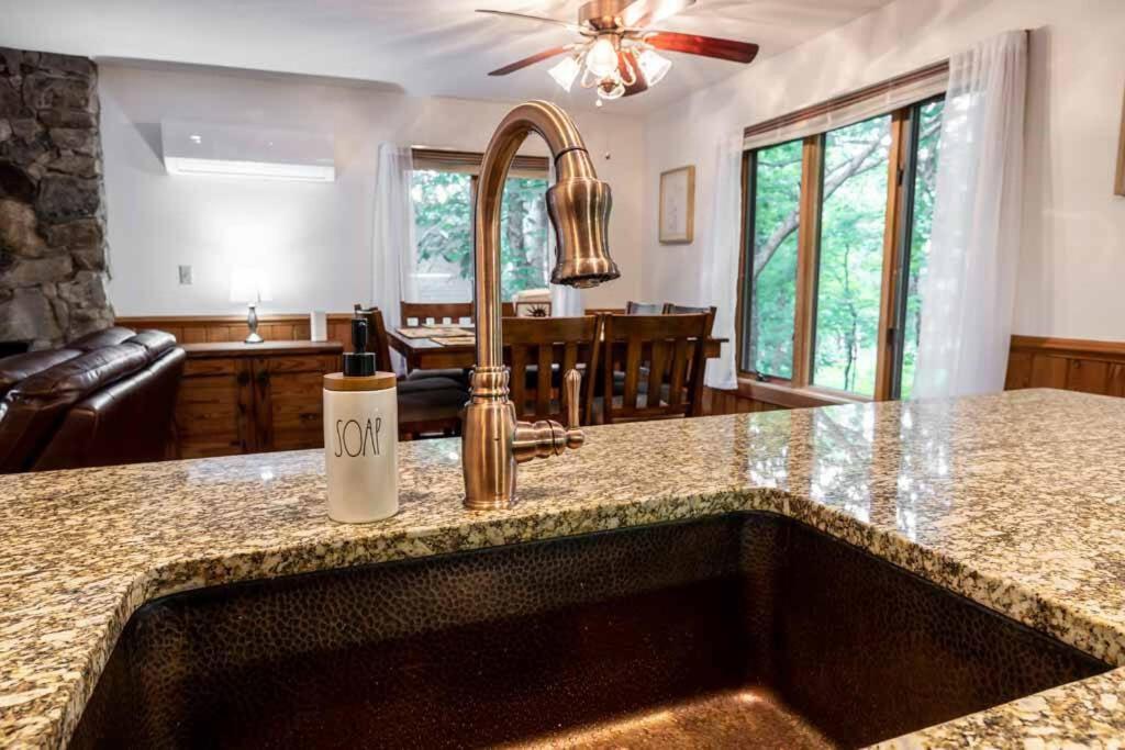Wintergreen Mountain & Ski Getaway - Late Checkout photo 4