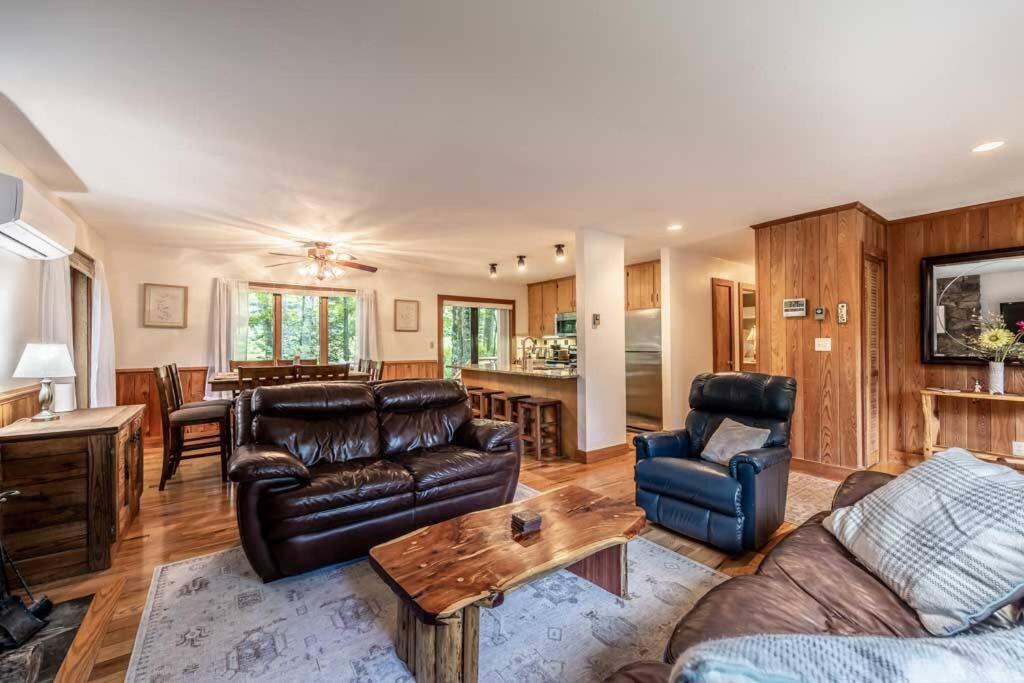 Wintergreen Mountain & Ski Getaway - Late Checkout photo 3