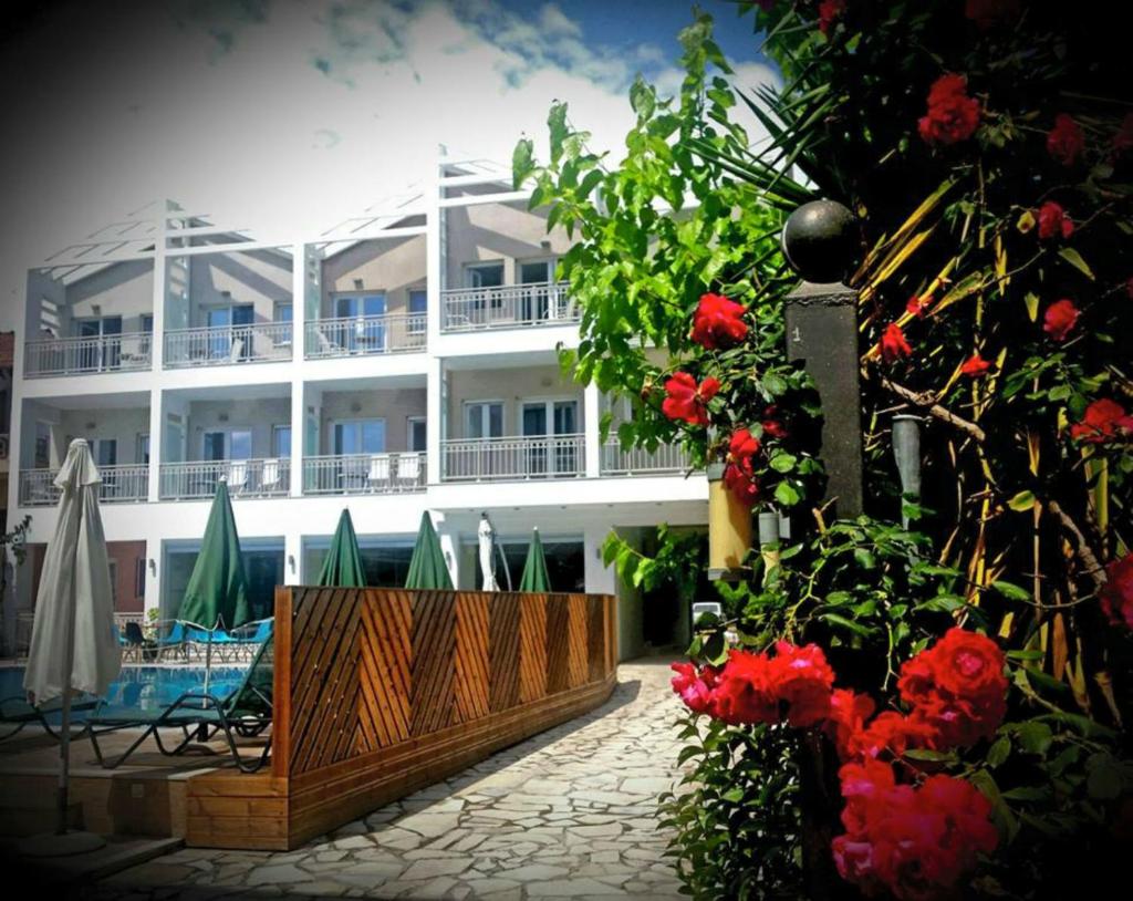 Aggelos Apartments & Deluxe Studios photo 2