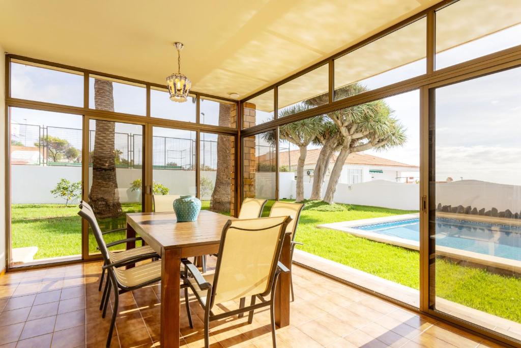 One & Only Sports and Relax Villa by Eden Rentals photo 2
