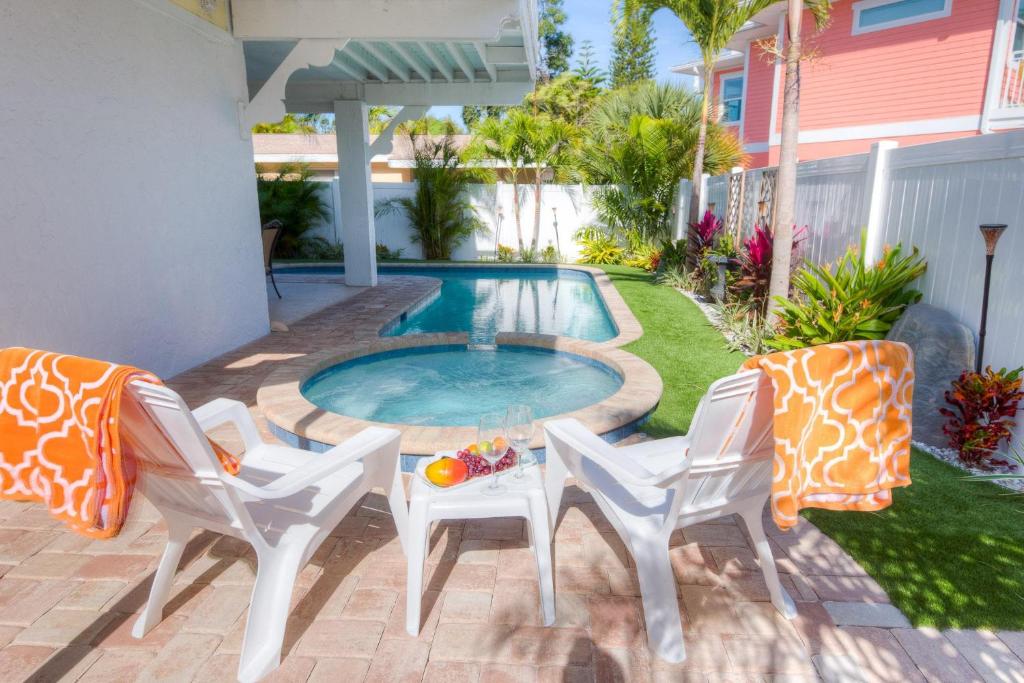 Pineapple Key image