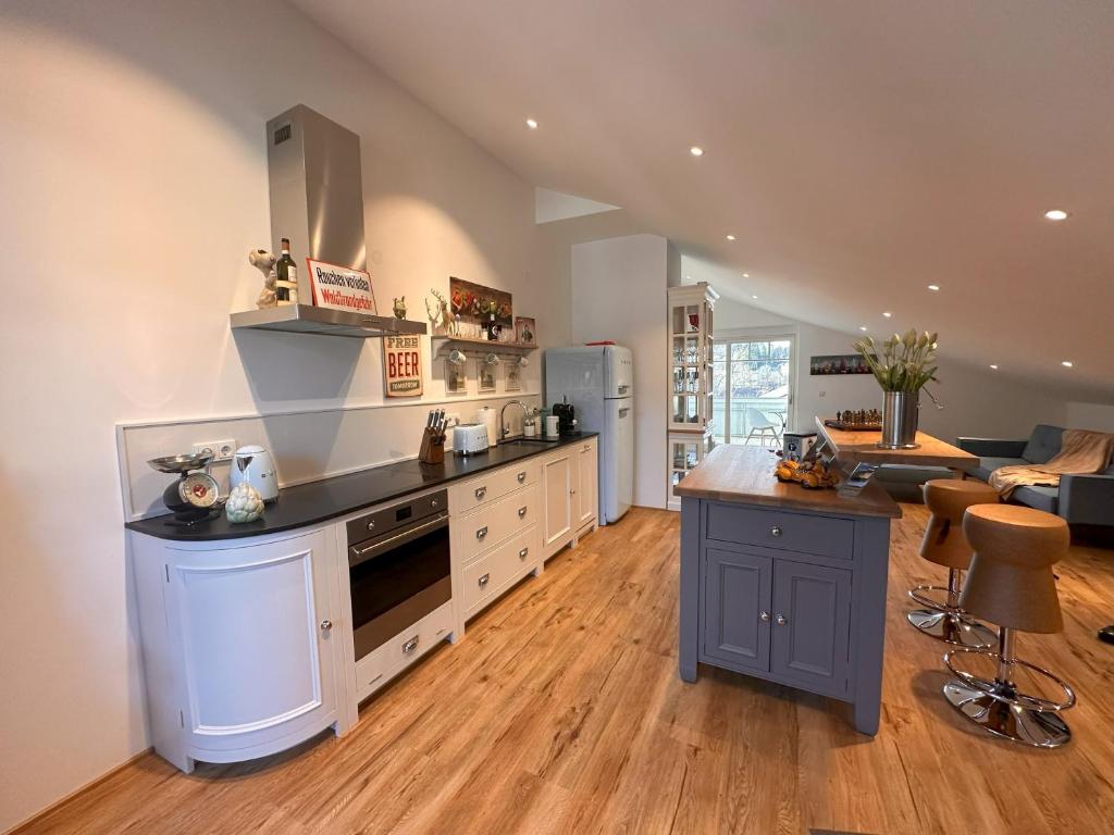 muchhome LUXURY APARTMENTS - Apartment Vintage mit Balkon und Seeblick