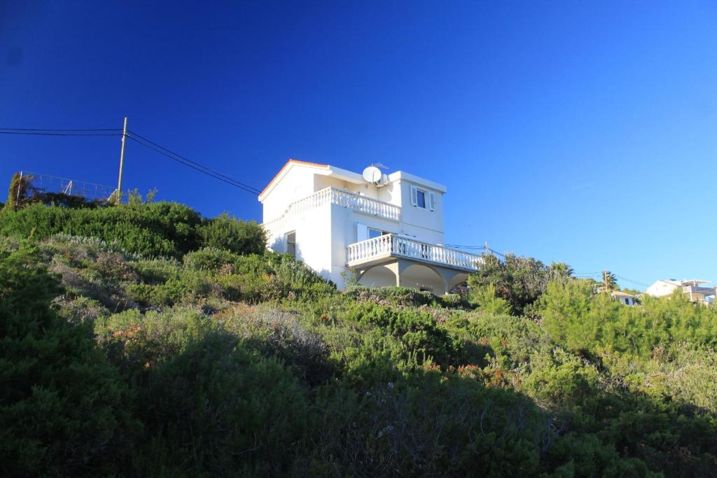 Apartments by the sea Milna, Vis - 8944 photo 1