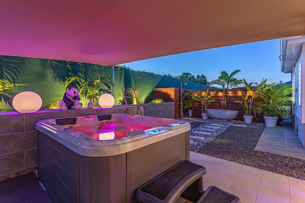 Magnifique Bungalow et Jacuzzi au cœur des plages photo 2