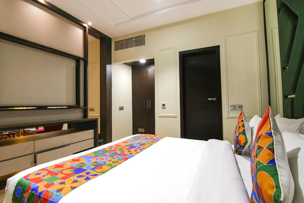 FabHotel Prime K9 Crown photo 4