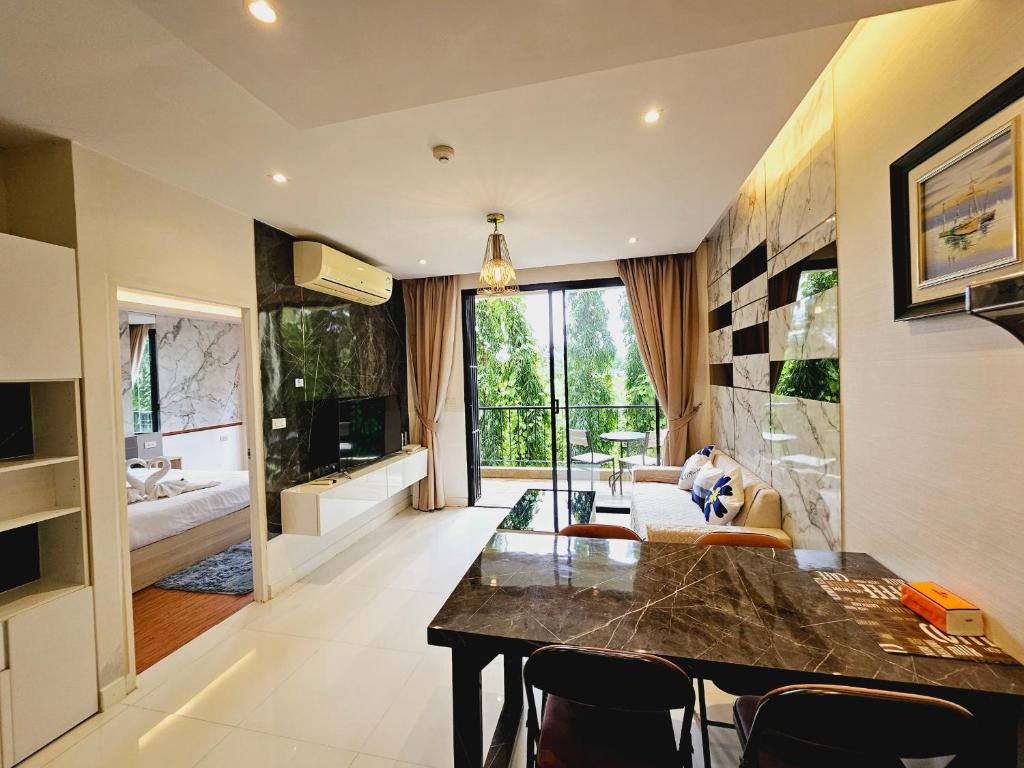 The Lago Naiharn by Sala Estate photo 2