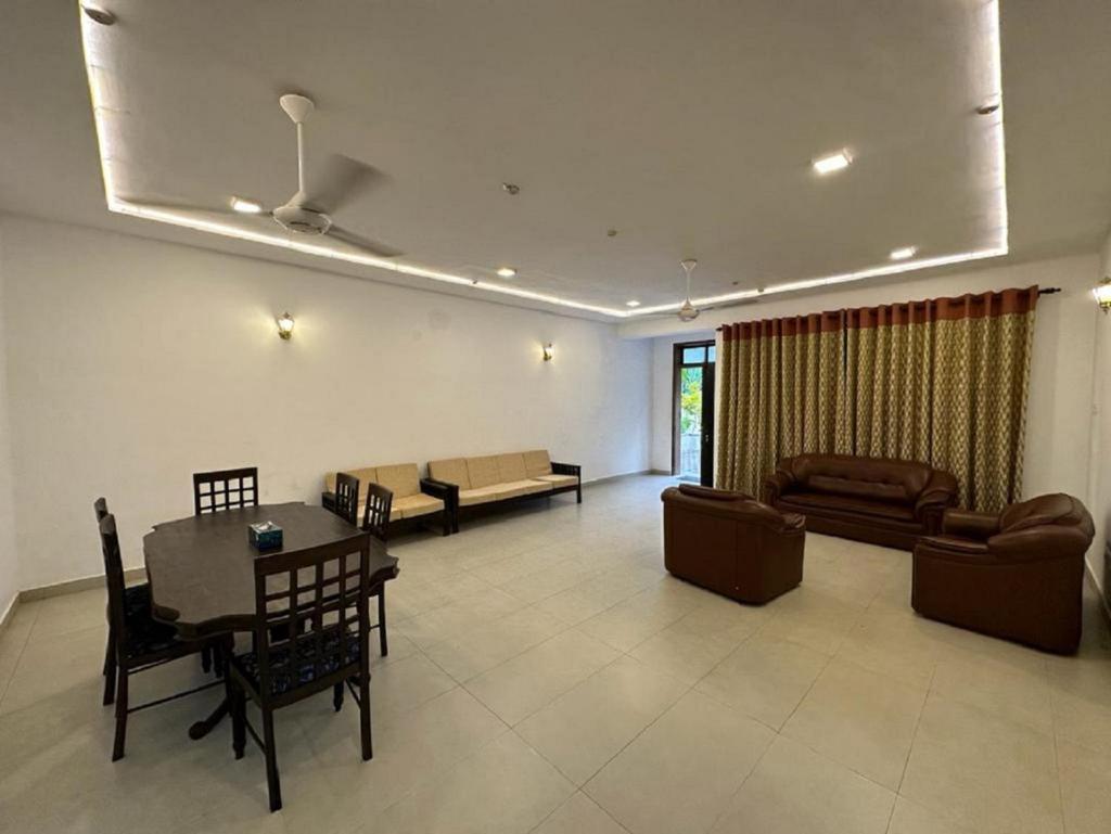 Colombo Reach Appartment By Layathraa photo 2