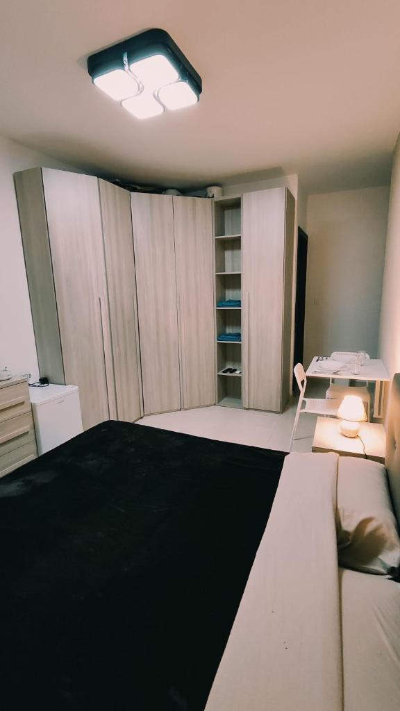Fairwinds - Double Room with Ensuite - Luqa Airport - Self Check In & Out available photo 3