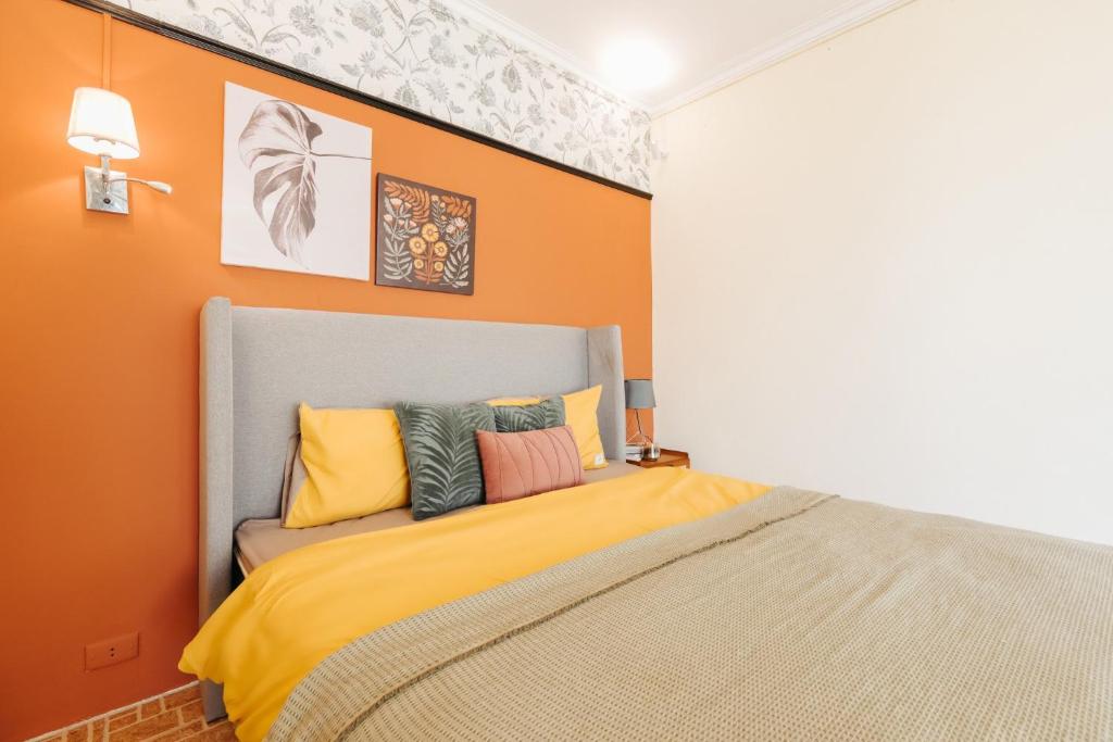 Near the train line,old Quarter, BBQ large terrace