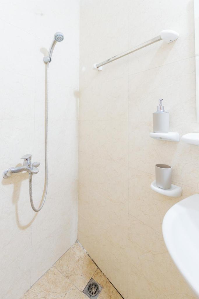 Near the train line,old Quarter, BBQ large terrace