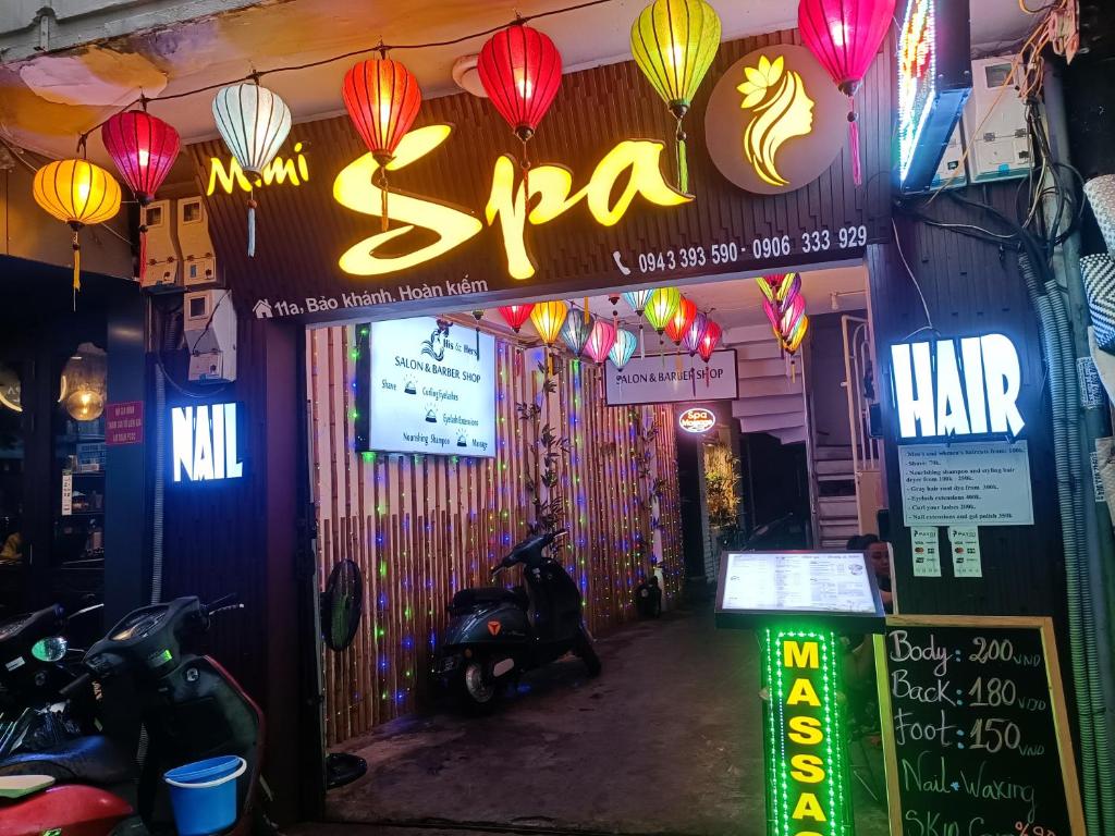 Center of Hoan Kiem Lake