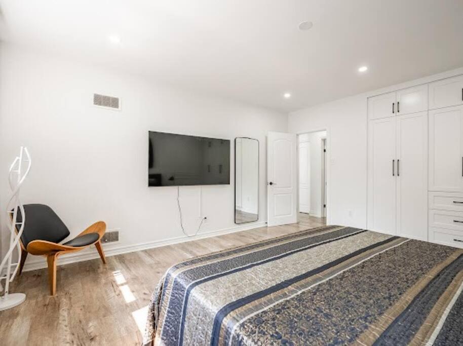 Gorgeous 4BR House with pool photo 3