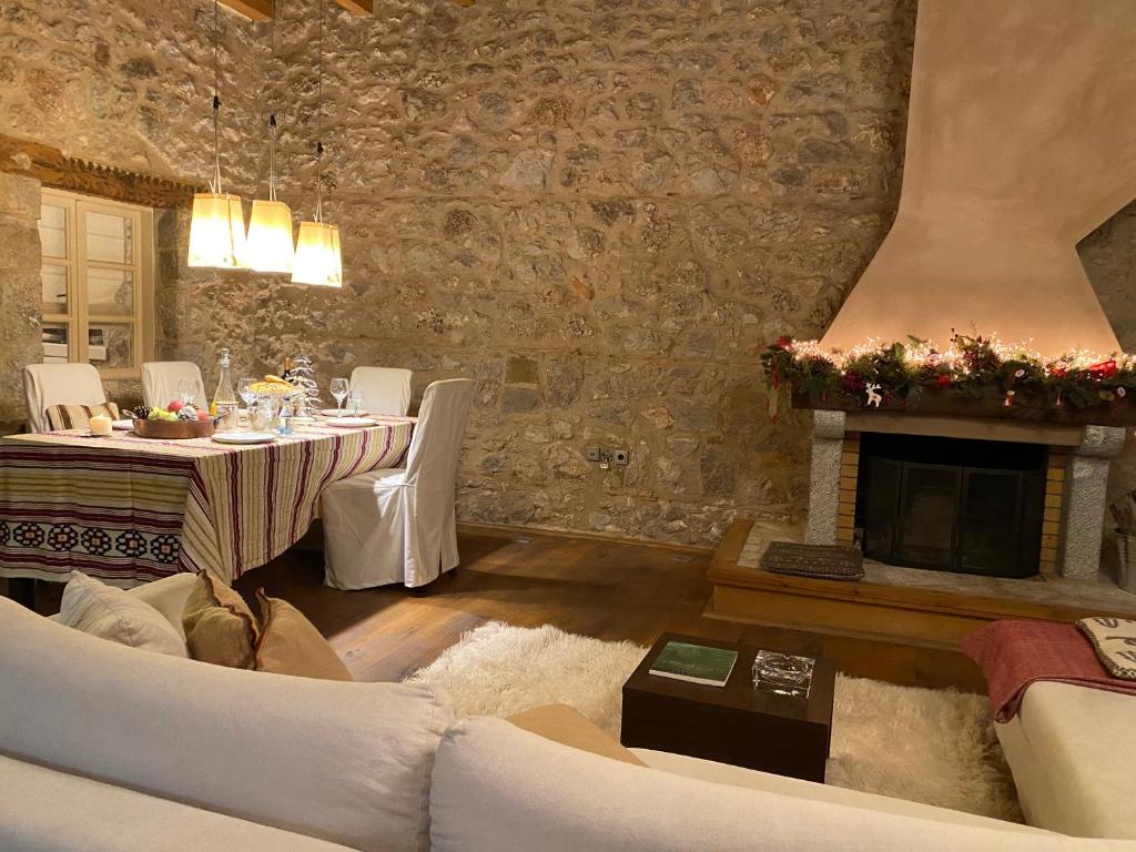 Arachova5634 photo 1