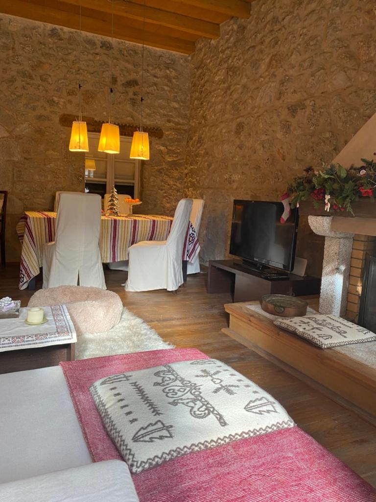 Arachova5634 photo 3