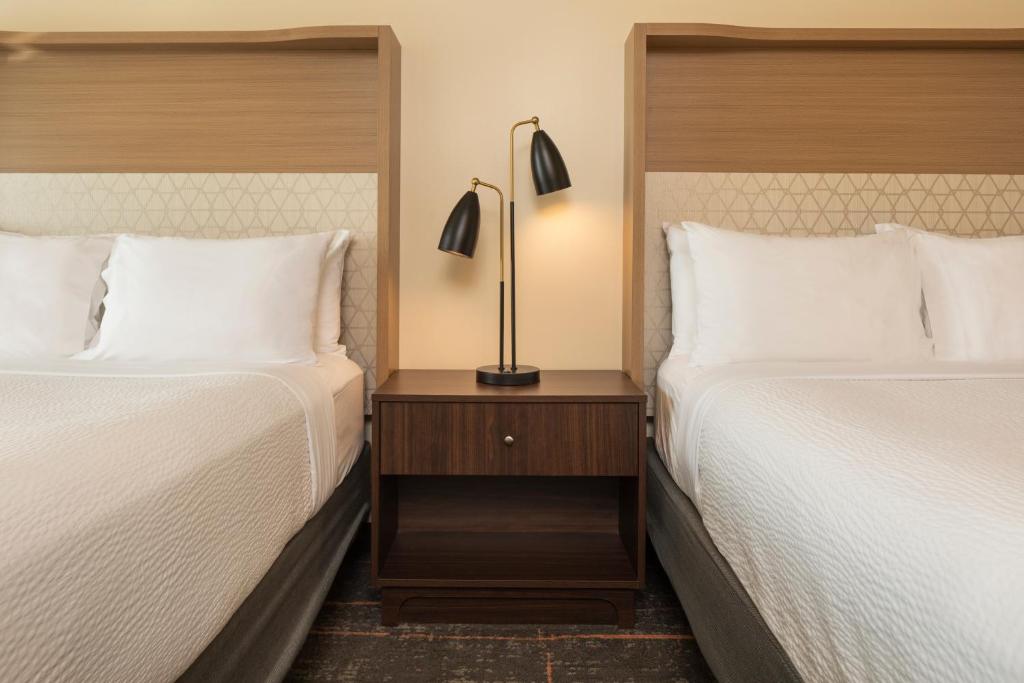 Holiday Inn Hotel & Suites Maple Grove Northwest Minneapolis-Arbor Lakes, an IHG Hotel photo 1