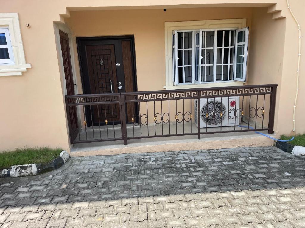 No 1 Efosa Close