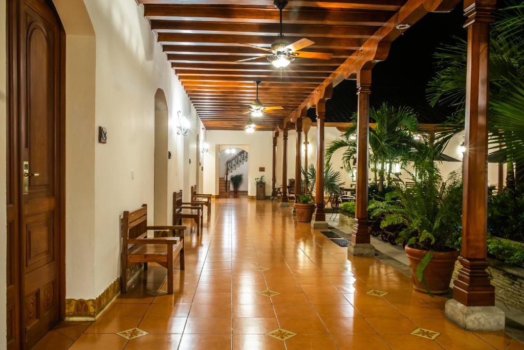 Hotel Plaza Colon - Granada Nicaragua photo 4