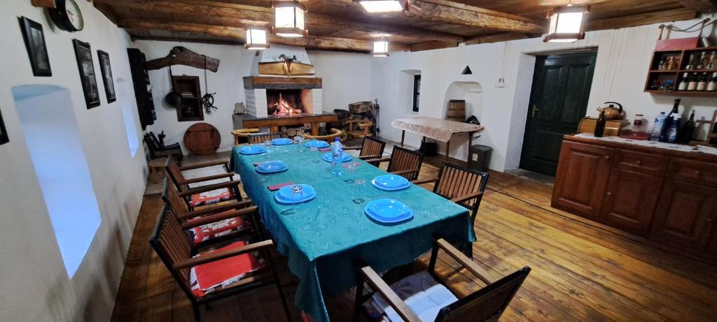 Old house Nilovic photo 3