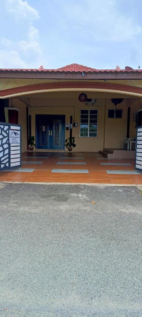 Ninizam Kemaman Cukai Homestay photo 3