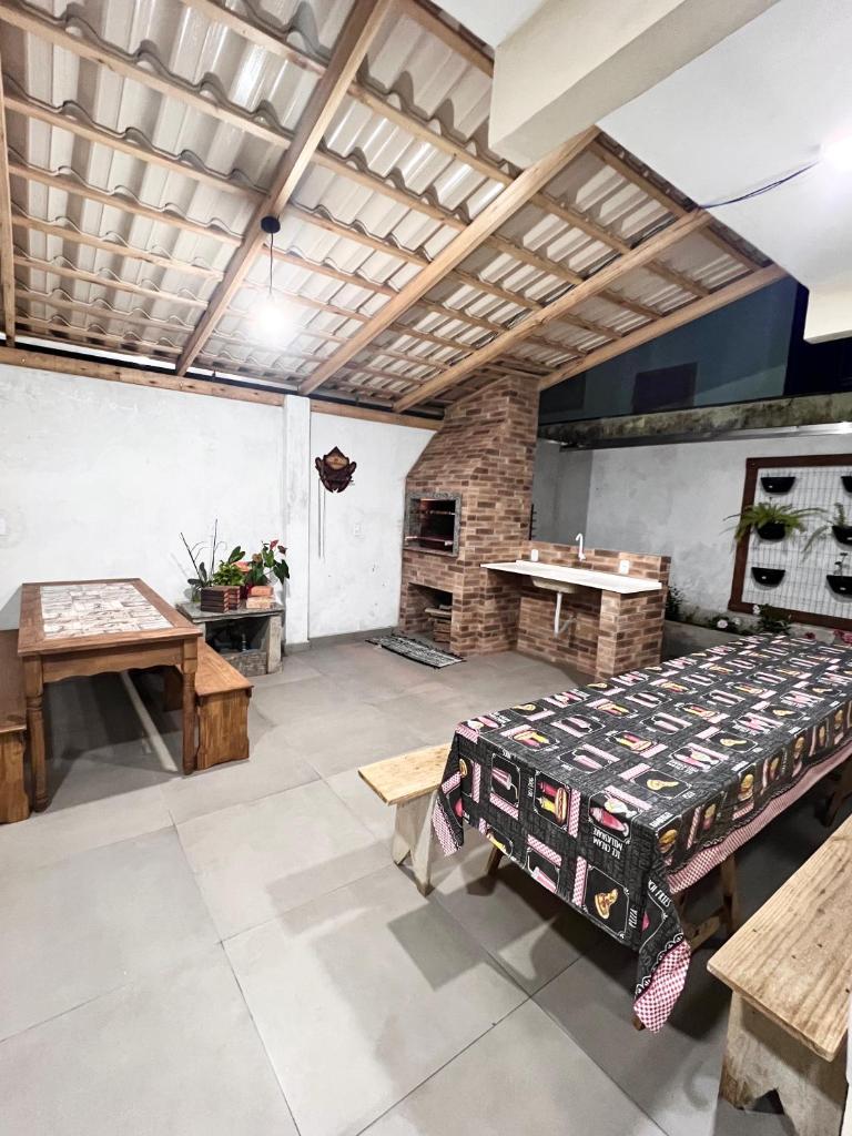 Casa com PISCINA, APENAS 350 metros da praia! photo 1
