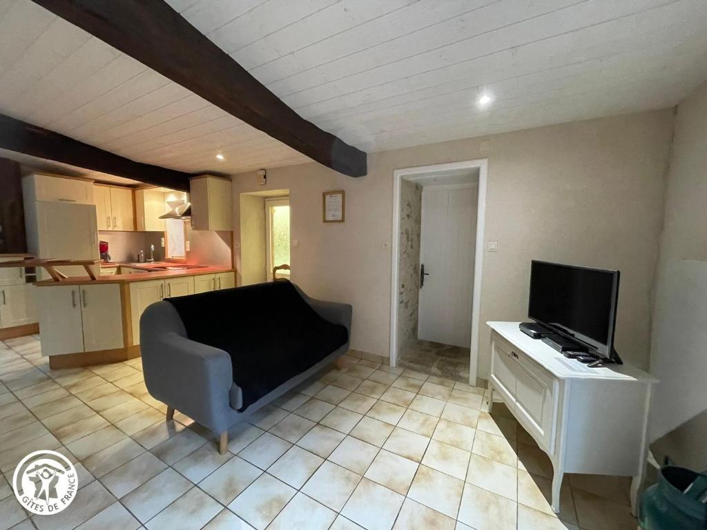 Gîte Saint-Michel-Mont-Mercure, 3 pièces, 4 personnes - FR-1-426-249 photo 3