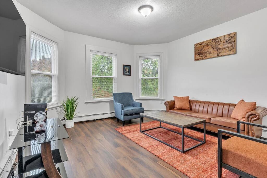 Frog Hollow Red Door Loft image